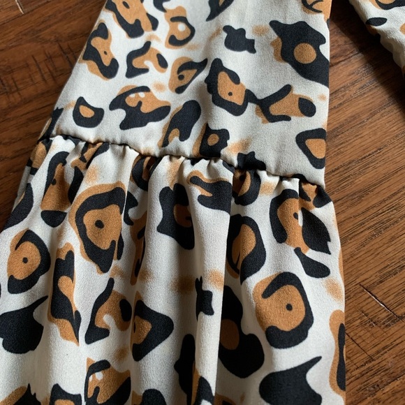 Animal Print Asymmetrical Oversized Blouse - Picture 5 of 11